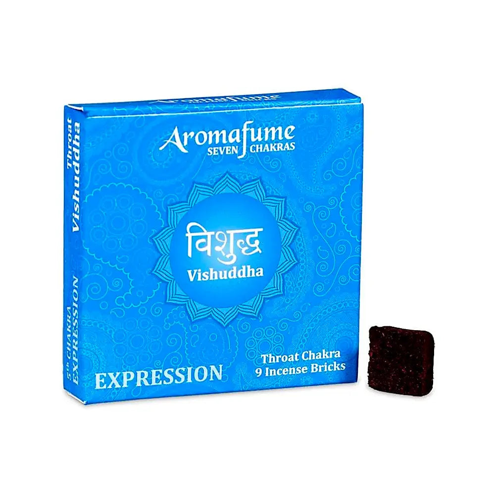 Encens en briques Aromafume, emballage bleu Vishuddha avec mentions « Seven Chakras » et « Throat Chakra 9 Incense Bricks », brique noire à côté.