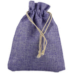 Bourse en toile de jute mauve, fermeture par cordon.