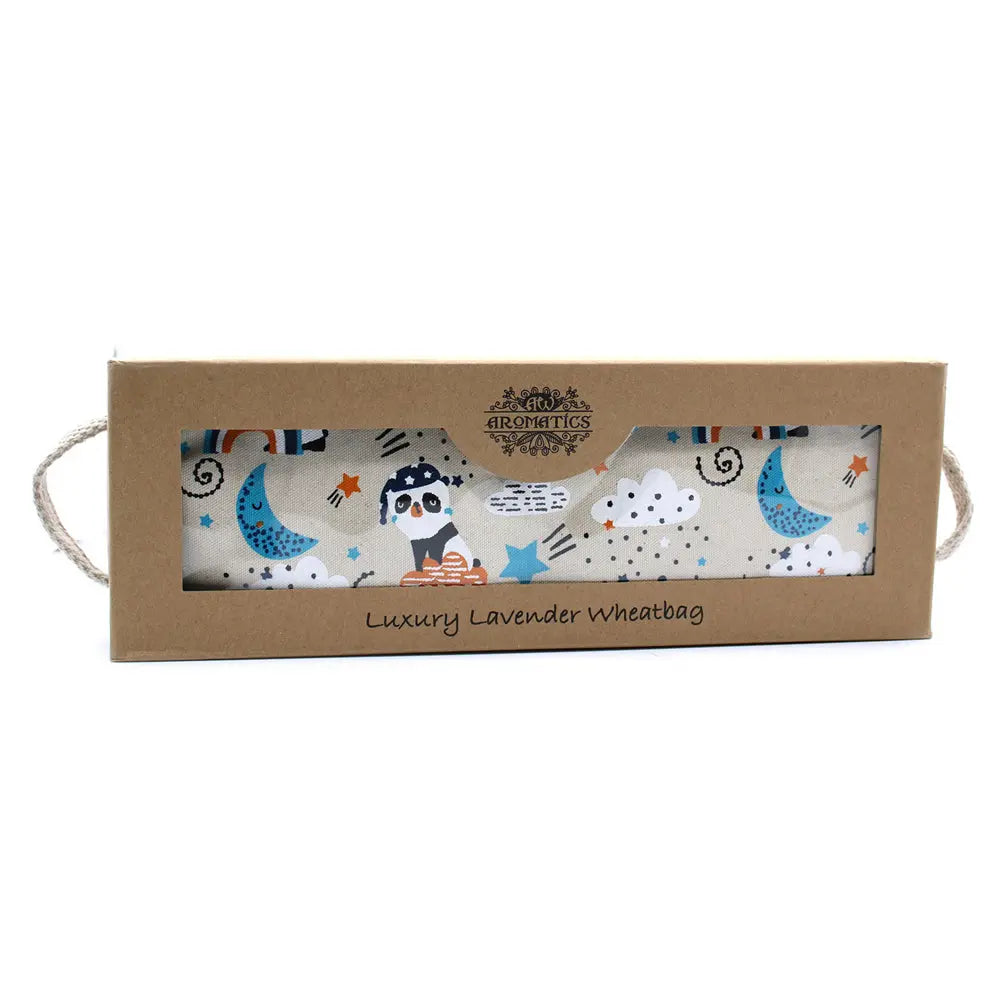 Coussin chauffant panda aux grains de lavande dans son emballage carton avec fenêtre transparente.
