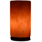 Lampe en sel de l'Himalaya de forme cylindrique, diffusant une lumière orangée.