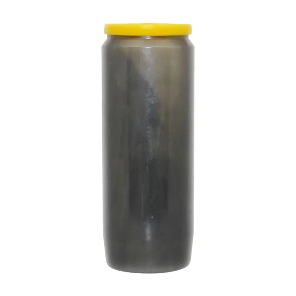 Neuvaine noire avec couvercle jaune, sur fond blanc.
