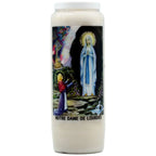 Bougie neuvaine blanche Notre Dame de Lourdes avec illustration religieuse en couleur sur fond blanc.