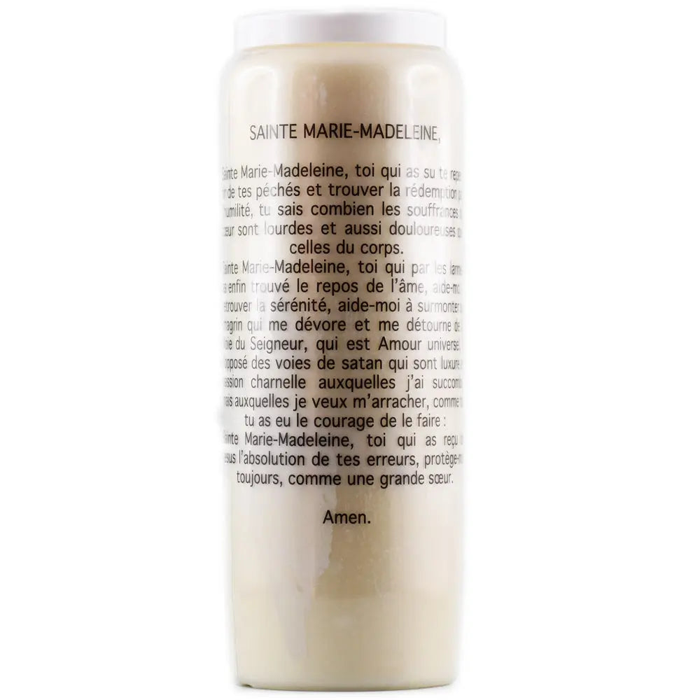 Dos de la bougie neuvaine Sainte Marie-Madeleine avec longue prière imprimée en français sur fond blanc.