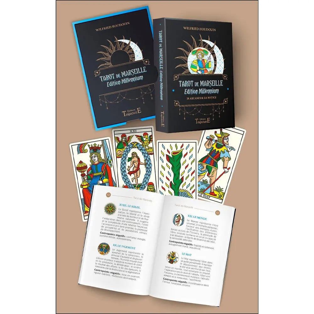 Présentation du coffret « Tarot de Marseille – Édition Millennium » avec étui, livret ouvert et plusieurs cartes de tarot illustrées.